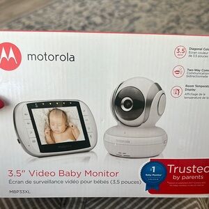 Motorola White Video Baby Monitor with Camera